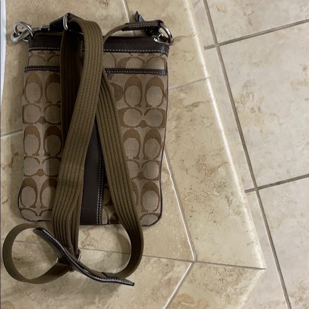 Coach Cross Body Signature bag - Picture 12 of 12